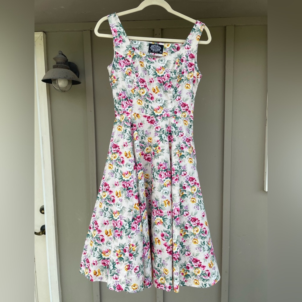 Hearts & Roses Floral Fit and Flare Dress size 4